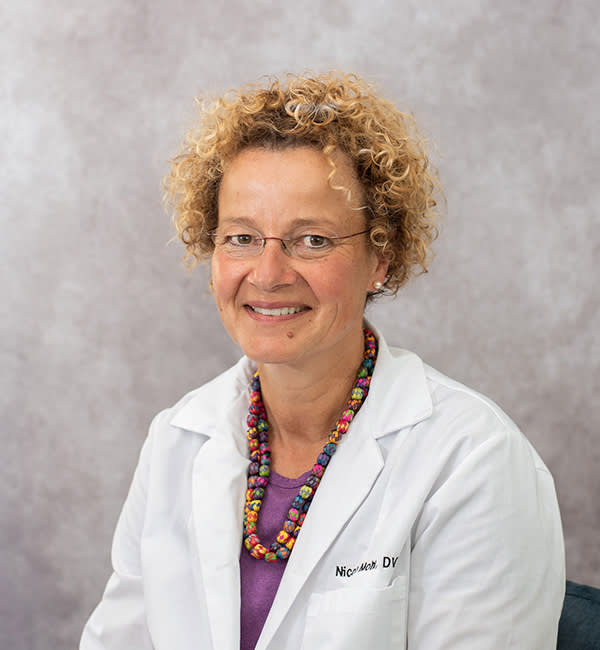 Dr. Nicola Mohr, Capitola Veterinarian